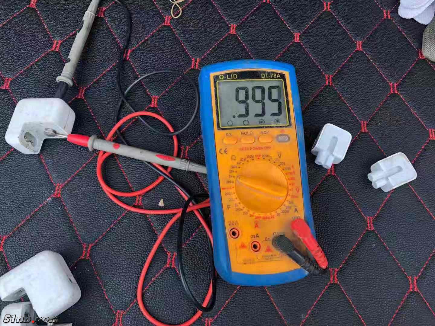 测量电阻接近1K