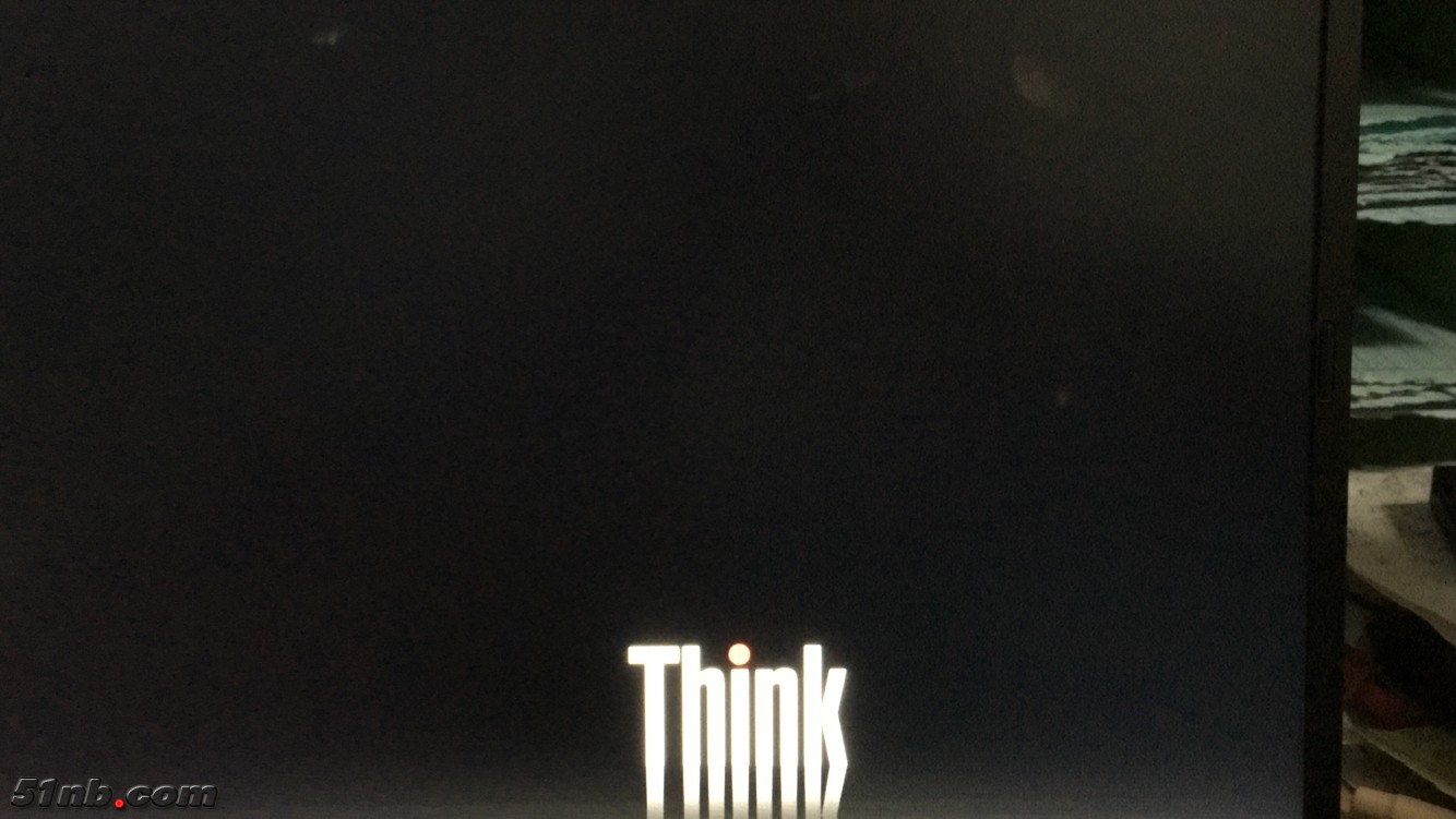 黑色背景下好多光斑