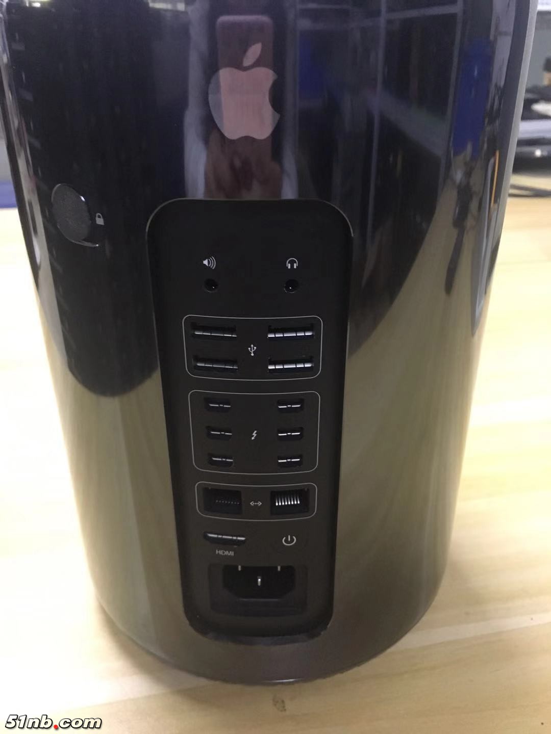 苹果MACPRO-3.jpg