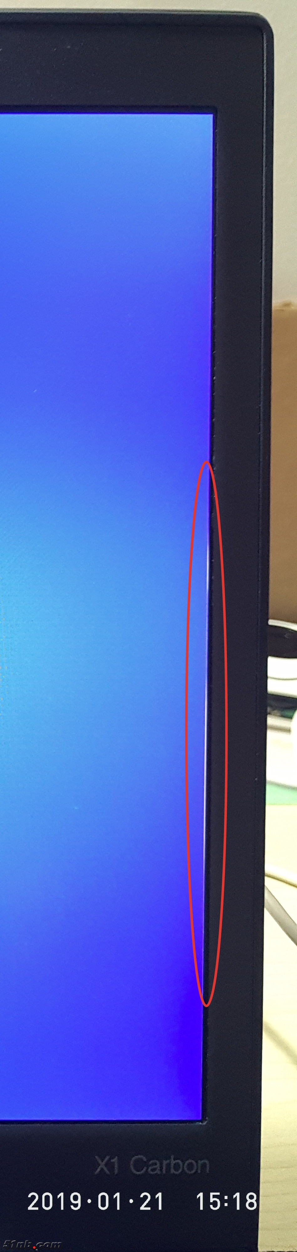 屏幕右边的亮线